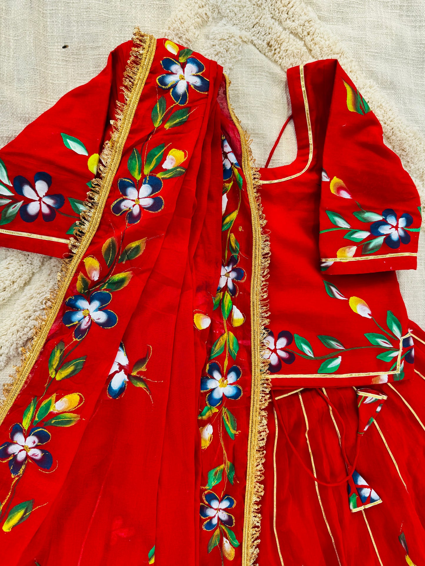 Laal Phool Lehanga